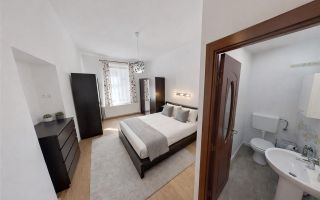 Rezidenta 4 camere,in farmec istoric, vedere Tampa,cu beci si pod,Centrul Istor - Poză 5