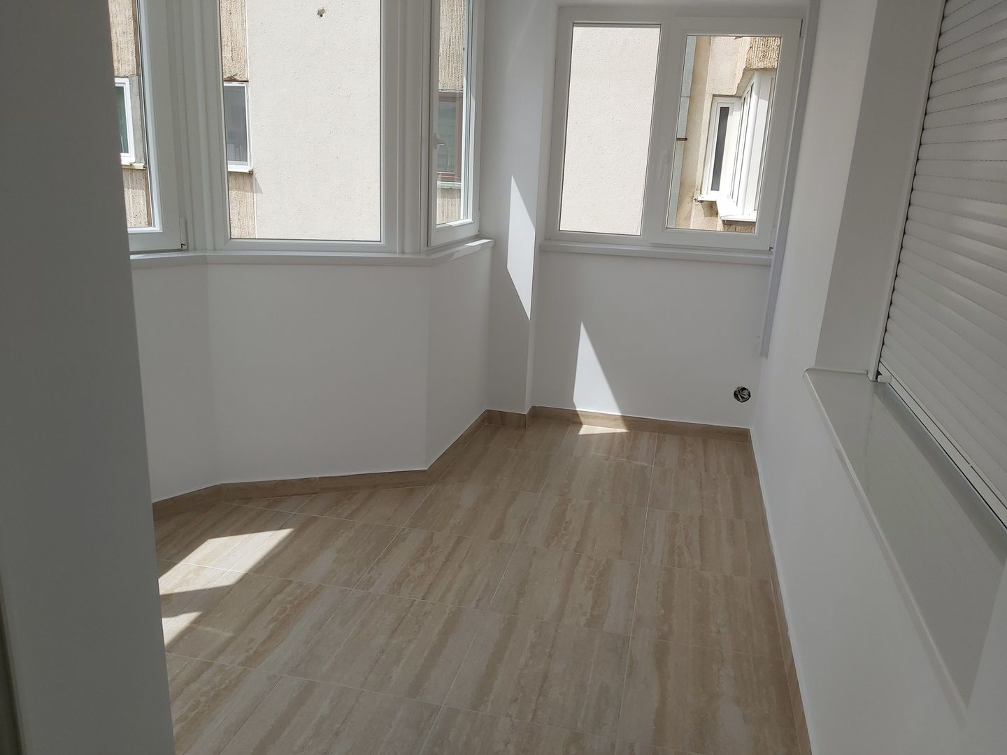 Spatiu de birou cu parcare zona Teatrul National - Poză 10