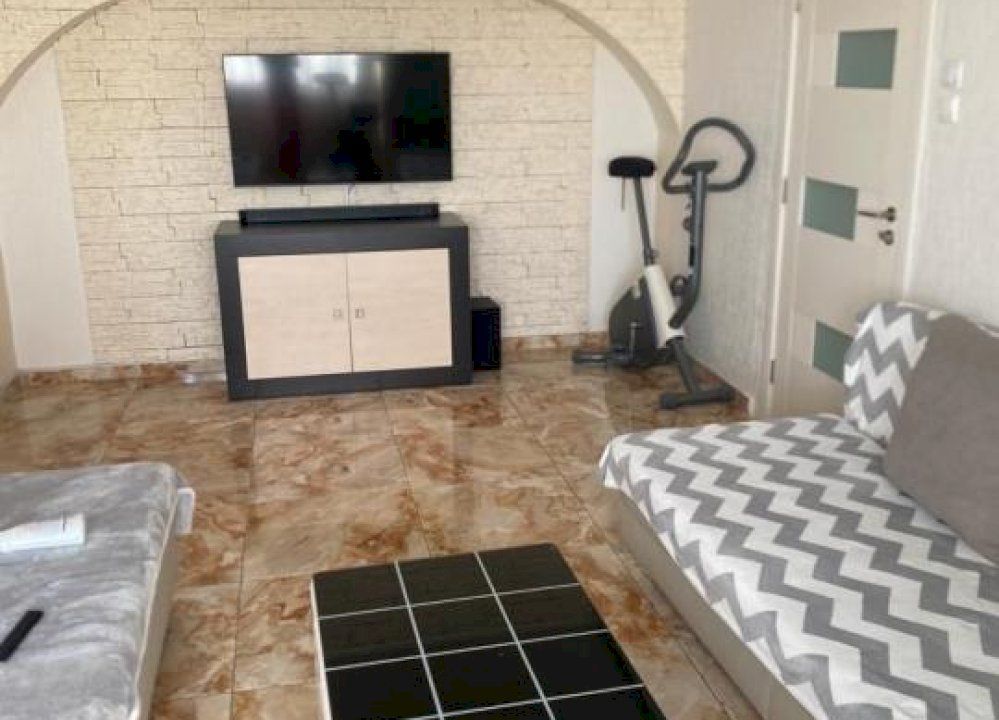 Vanzari Apartament 4 camere de vanzare Veteranilor - Poză 2