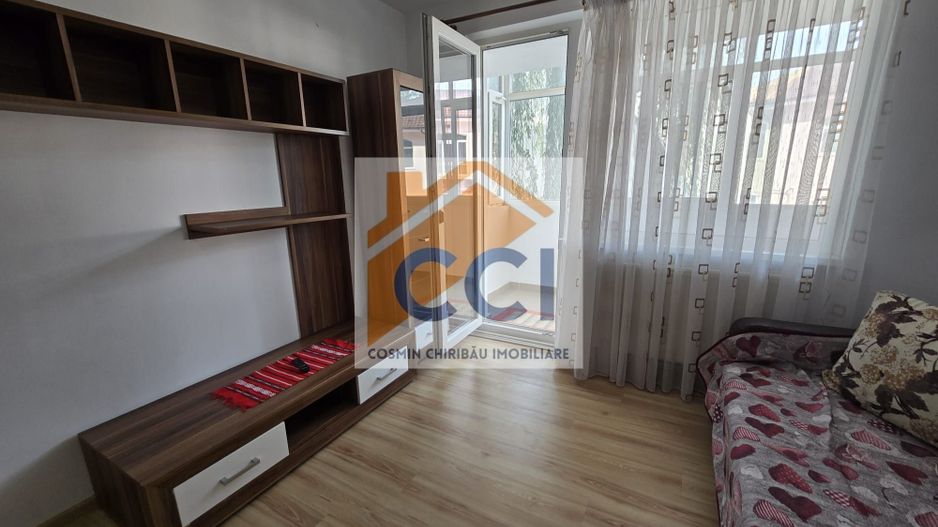 DE VÂNZARE - Apartament cu 2 camere în Bacău - Etaj 1 - Poză 2