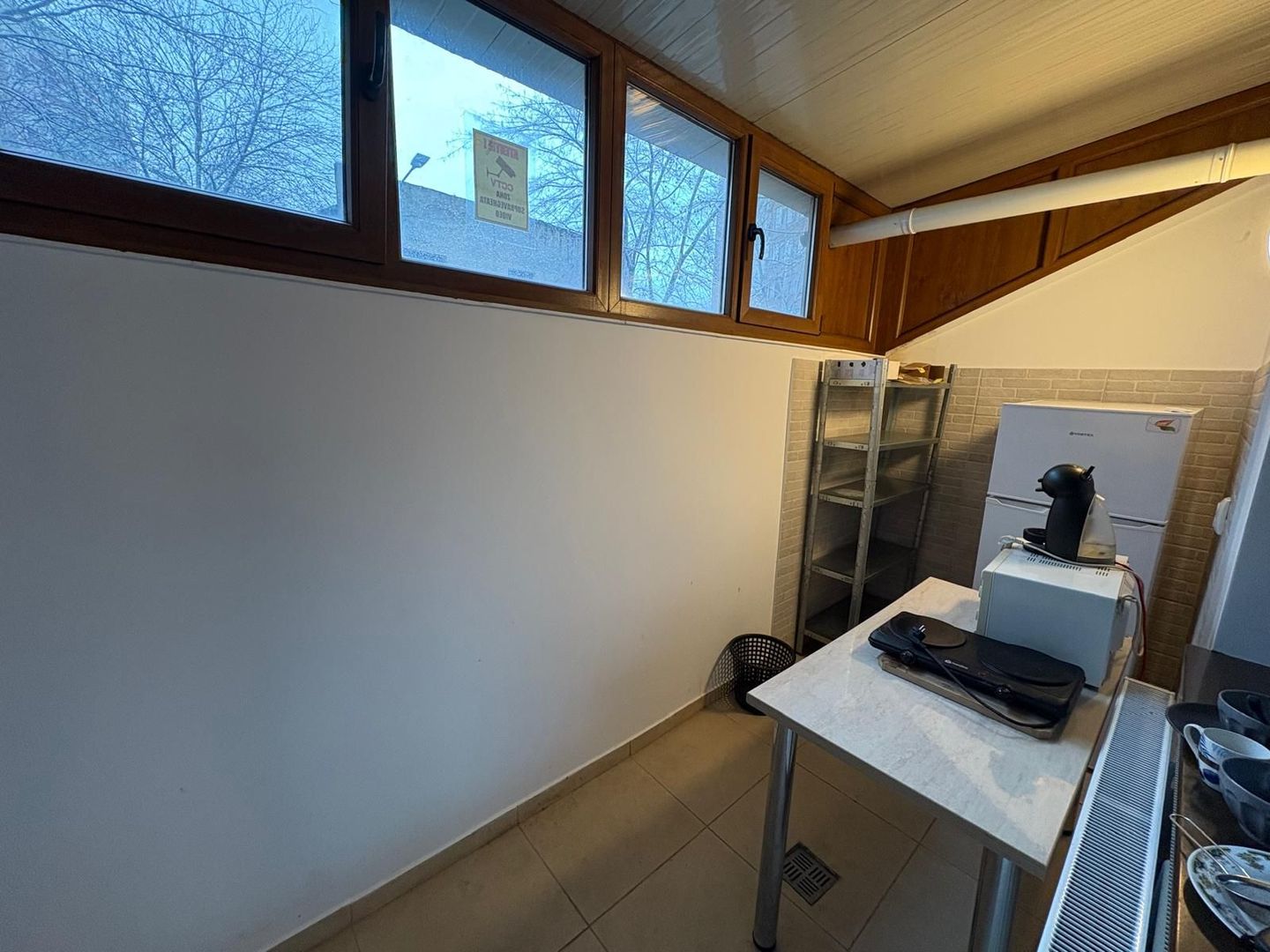 GARSONIERA P-TA RESITA,CENTRALA PROPRIE, MOBILATA/UTILATA, CURATA - Poză 5