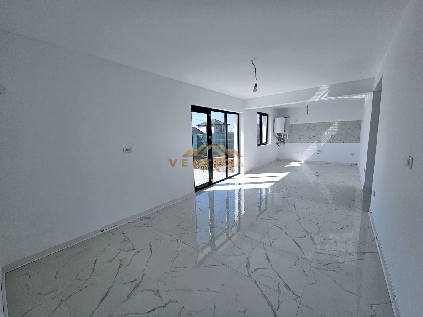 Casa parter cu 4 camere - comuna Berceni - Poză 8