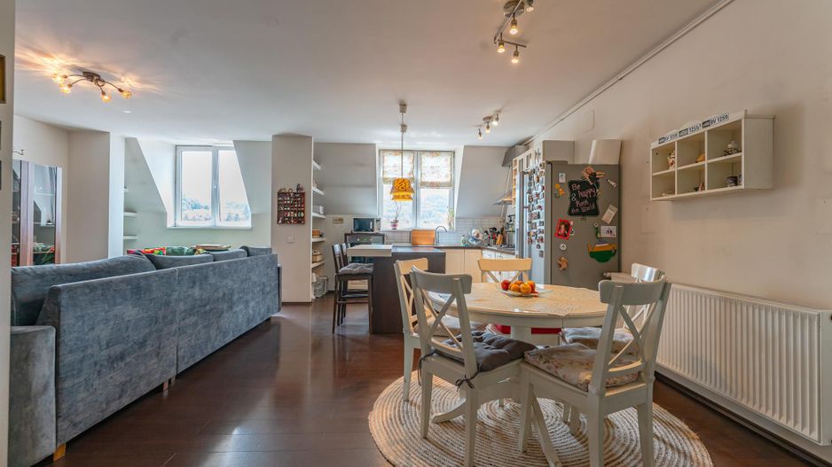 Apartament 5 camere dispus pe doua nivele in zona Brasovul Vechi - Poză 8