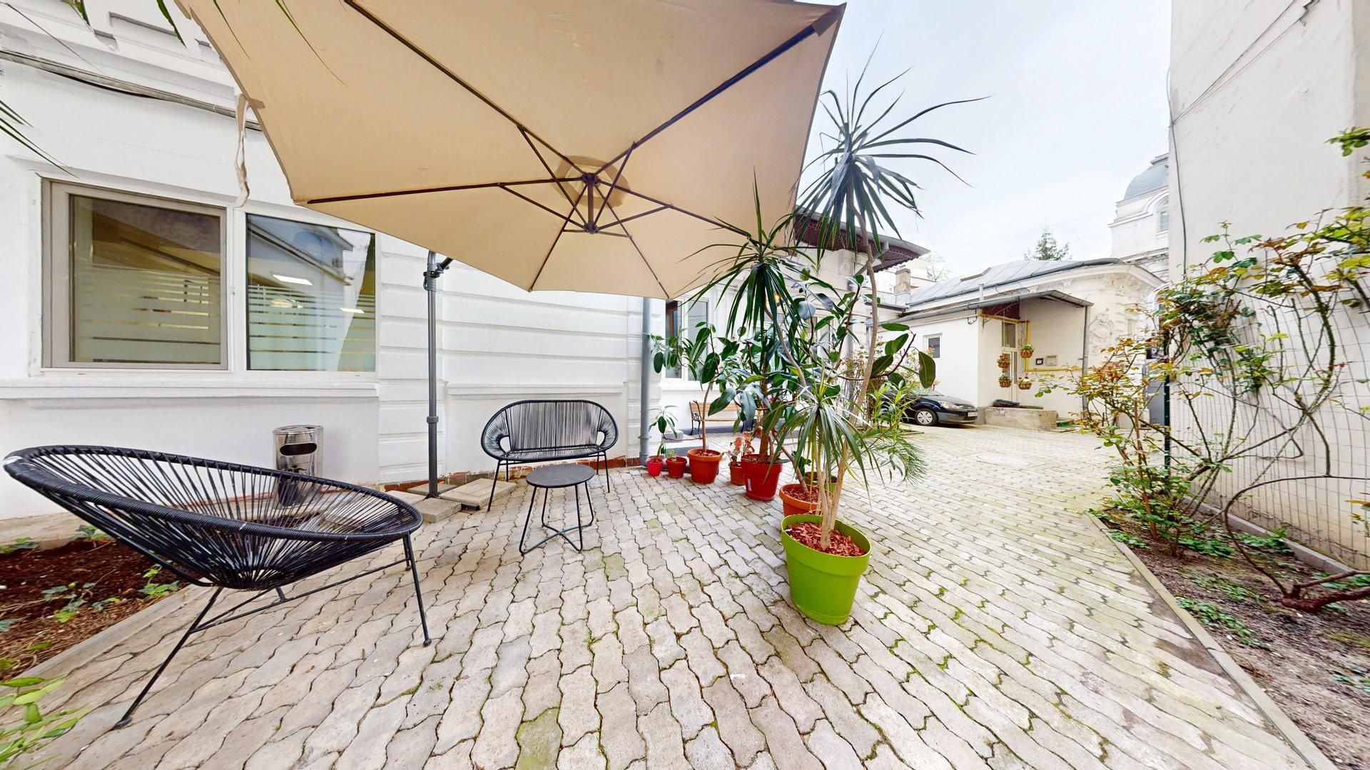 Casă cu șarm istoric lângă Cișmigiu – 6 camere, atrium natural, cramă - Poză 2