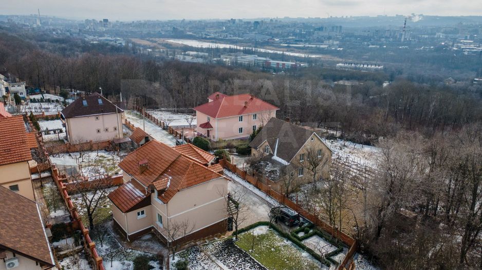 Vânzare, casă, 3 nivele, 200 mp + 10 ari, str. Gura Văii, Rîșcani - Poză 39