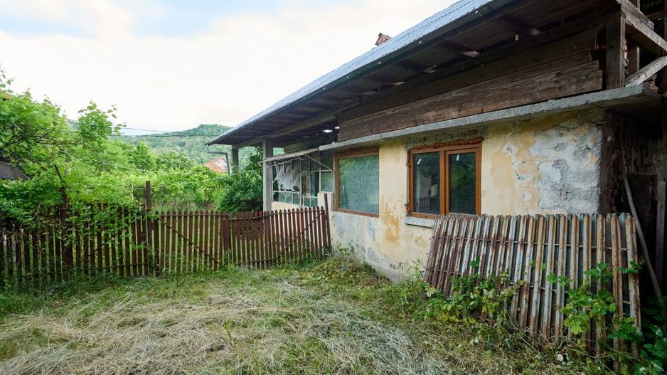 Casa cu teren generos - 4696 mp Apa Sarata - Campulung !! - Poză 18