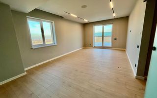 Penthouse cu 3 camere LA CHEIE, cu terase de 200mpu, zona Calea Surii Mici - Poză 5