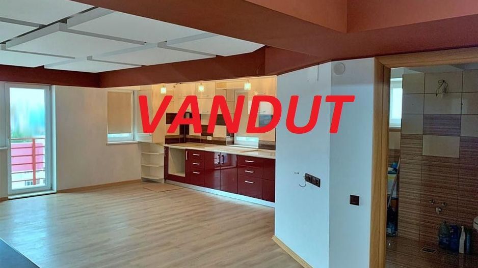 Vanzare Apartament 4 camere zona Gavana - Poză 1