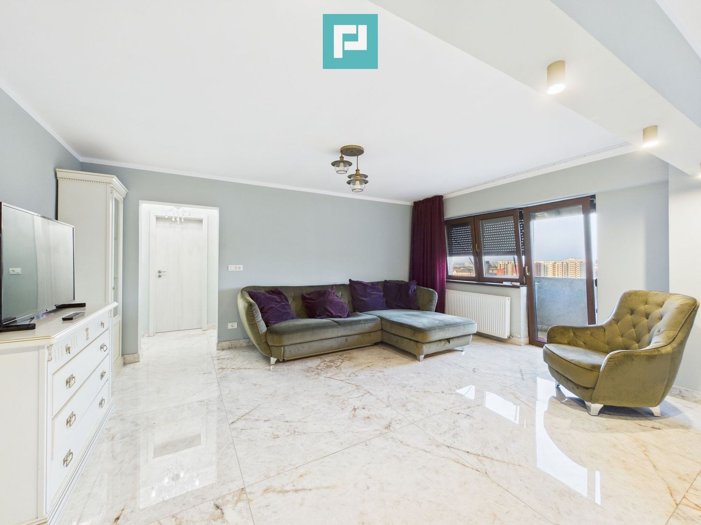 Apartament de închiriat cu 3 camere la Intim - Poză 1