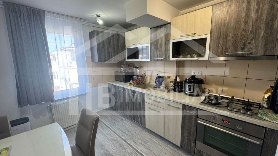 Apartament cu 3 camere, 70 mp, decomandat, Zona Diamant - Poză 9