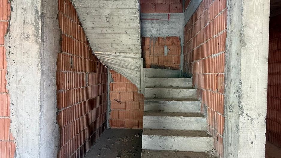 Casa individuala- 3 dormitoare - teren mare -Dumbravita - Poză 8