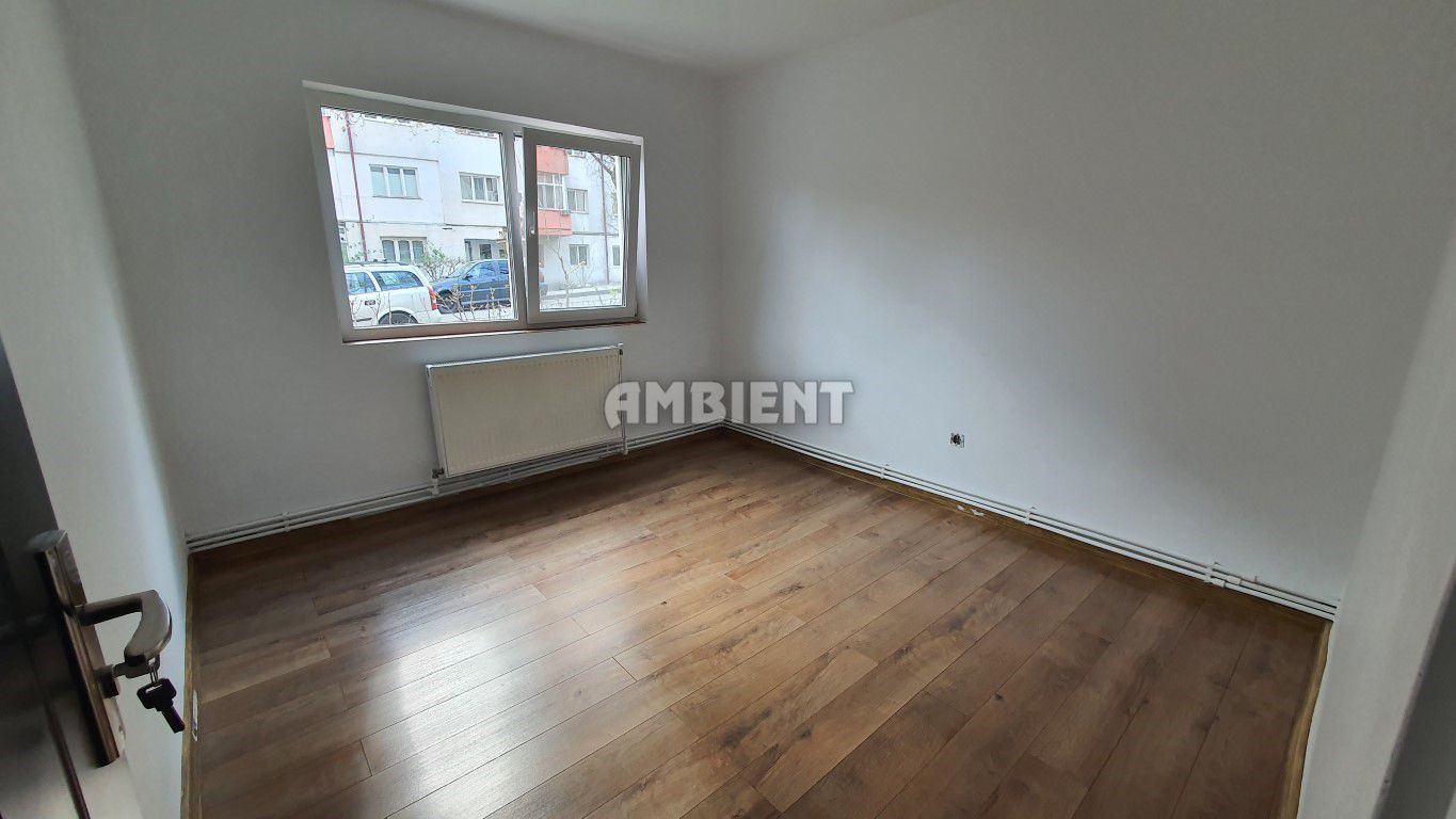 Apartament 2 camere, renovat complet, zona TRAIAN; - Poză 2