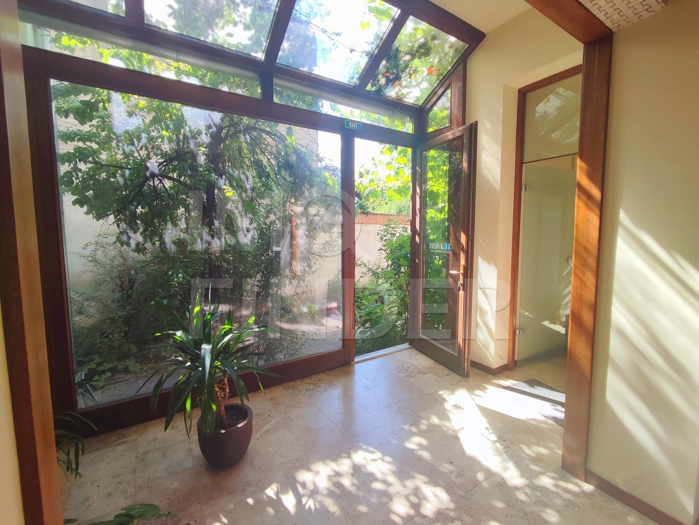 Spatiu  Finisat zona Centrala - Poză 9