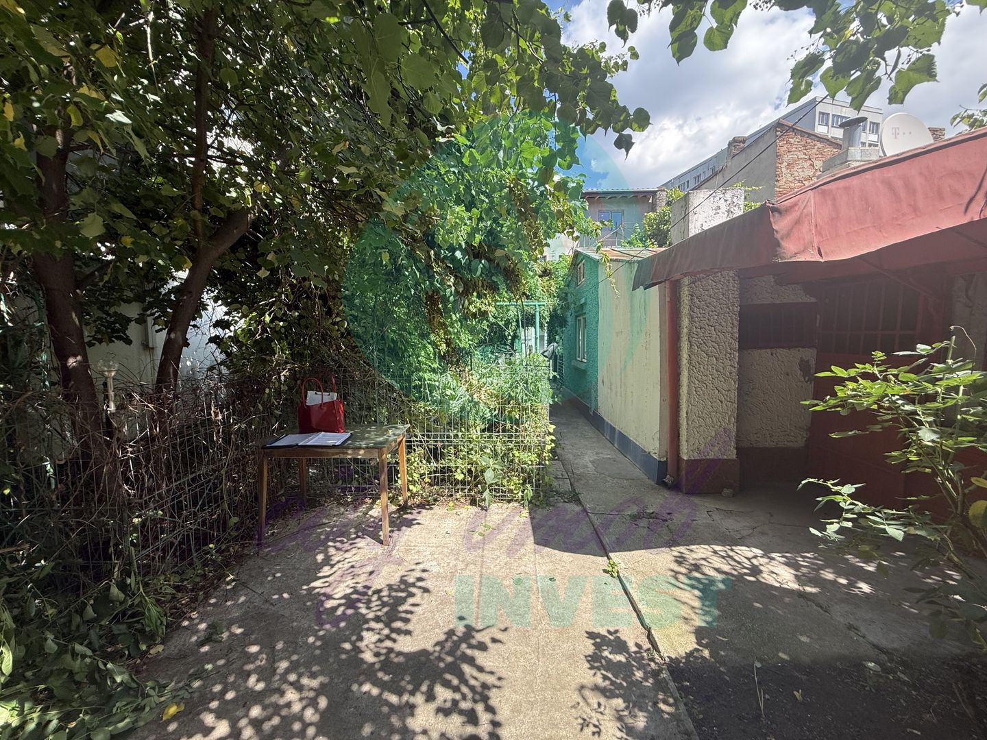 "Casa bunicii" pe un lot de teren de 307 mp - Poză 3