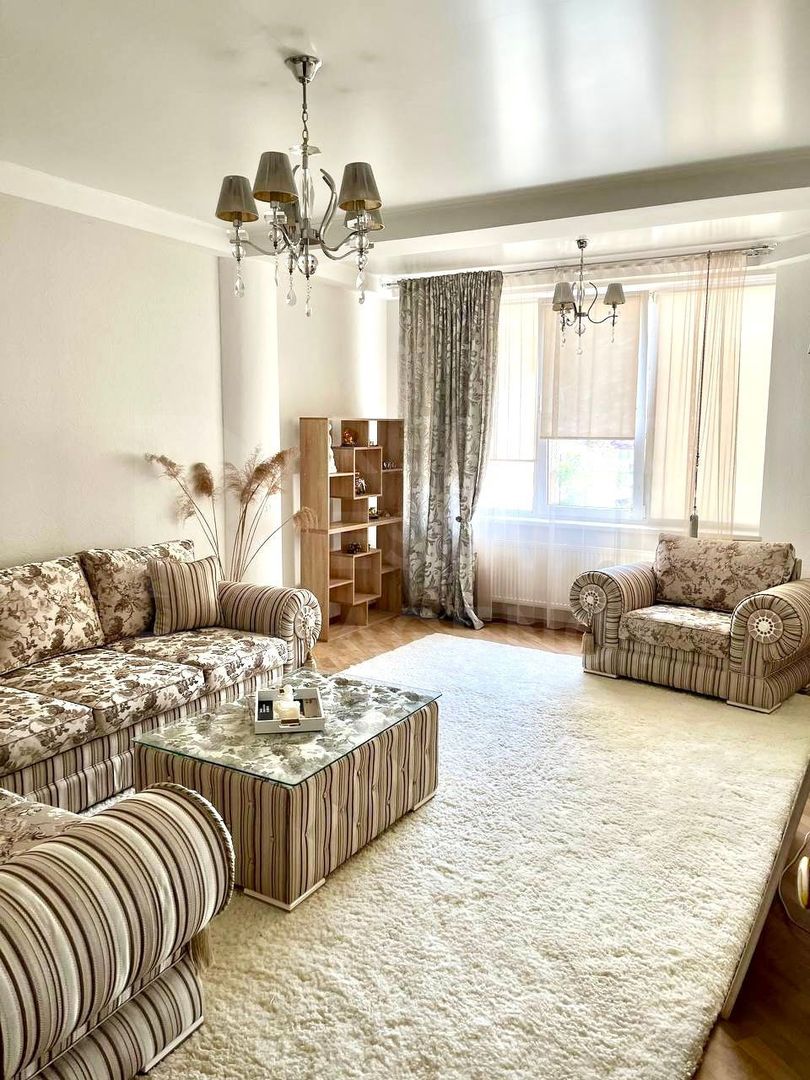 Chirie, apartament, 3 camere, Strada Petru Rareş, Rîșcani - Poză 1
