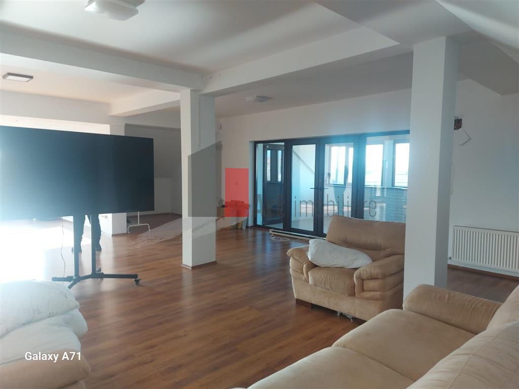 VIla 11 Camere Cernica - Poză 12