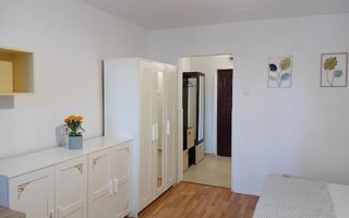 1 camera etaj 2  Circumvalatiunii  renovat - Poză 1