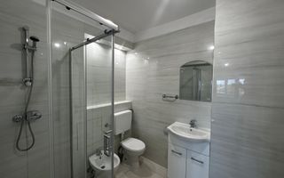 Apartament complet renovat cu scara interioara - Poză 17