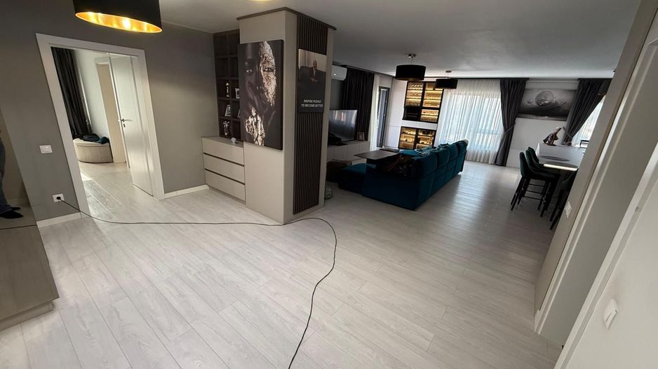 Apartament bloc NOU,4 camere,3 bai,2 terase,parcare privată - Poză 1