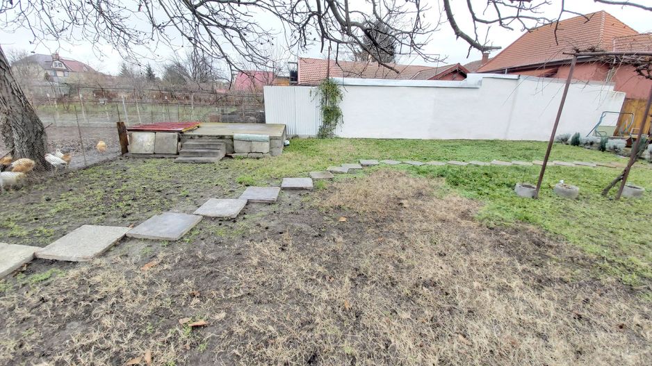 Casa de vanzare cu teren generos - Poză 14