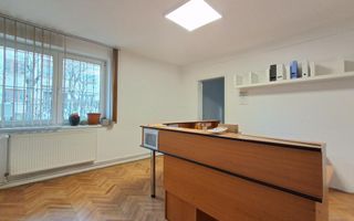 Apartament 4 camere de vanzare, Central - Poză 2