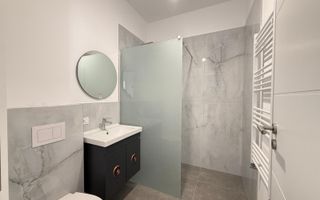 Bucatarie inchisa. Etaj 1. Loc de parcare. Asfalt. - Poză 7