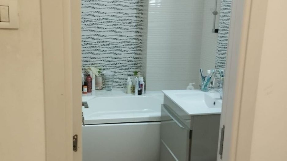 brasadas.com vinde ap. cu 4 camere DECOMANDATE Păcurari. - Poză 6