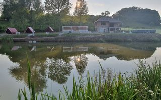 Casă 140 mp, 5800 mp teren, intravilan + Lac zona Vațman, Corunca - Poză 1