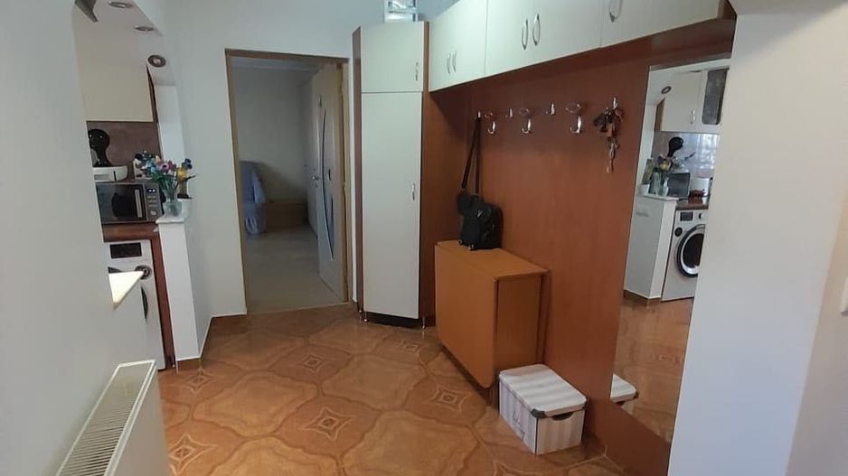 Văd apartament 2 camere - Poză 1