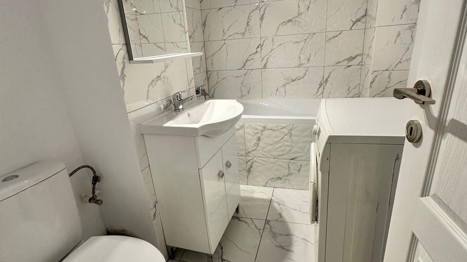 Apartament cu 3 camere in bloc reabilitat termic - Poză 13