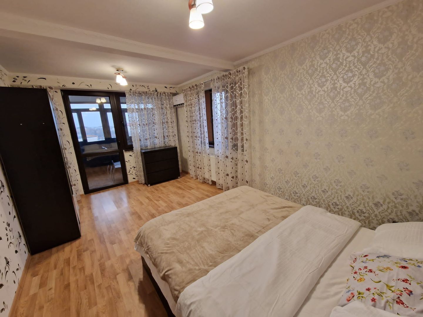 Apartament 2 camere foarte spațios Otopeni ULTRACENTRAL - Poză 8