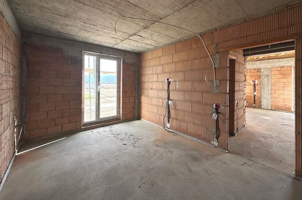 Apartament cu 3 camere cu terasa de 20 mp zona Sanpetru - Poză 8