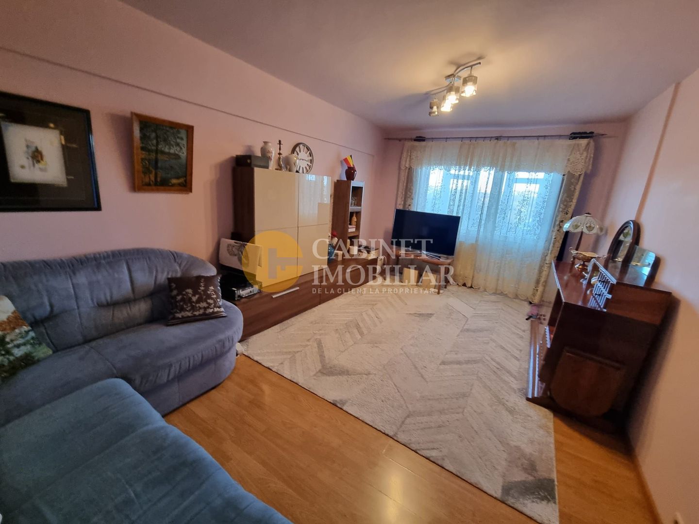 Apartament 4 camere – Rond Vechi, 97 mp, luminos și spațios - Poză 1