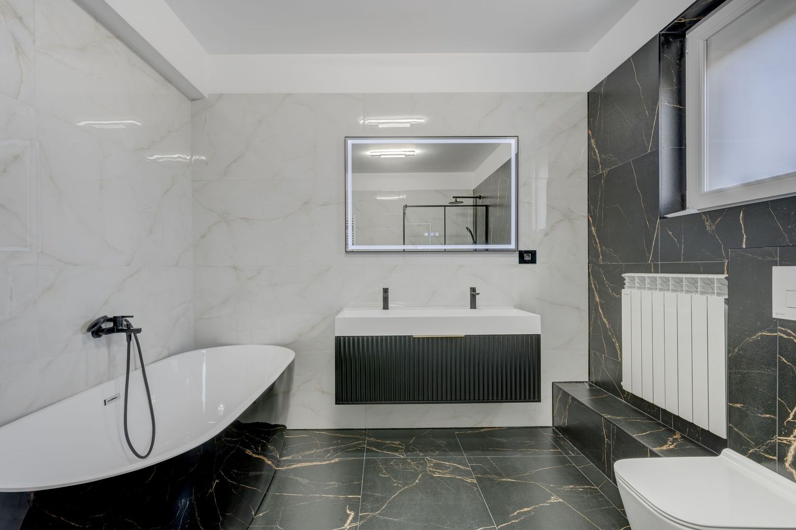 CASA TIPLA, Racordata la toate Utilitățile ! Domnești ! - Poză 15