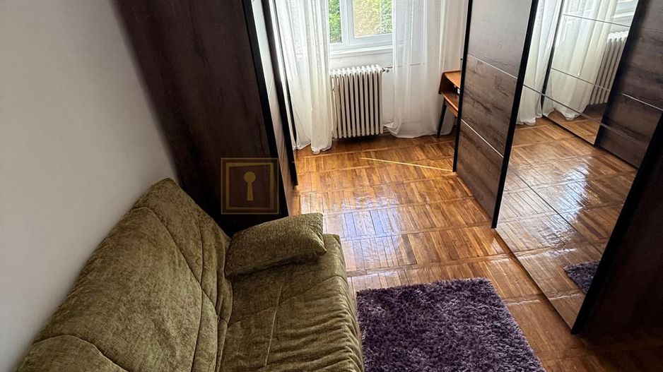 2 camere| vis a vis de Liceul Loga| zona superba, linistita| centrala proprie| - Poză 3
