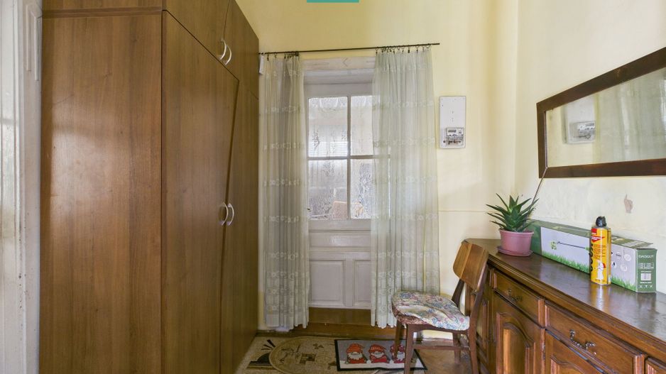 Casă cu 3 camere pentru investiții în Grădiște - Poză 8