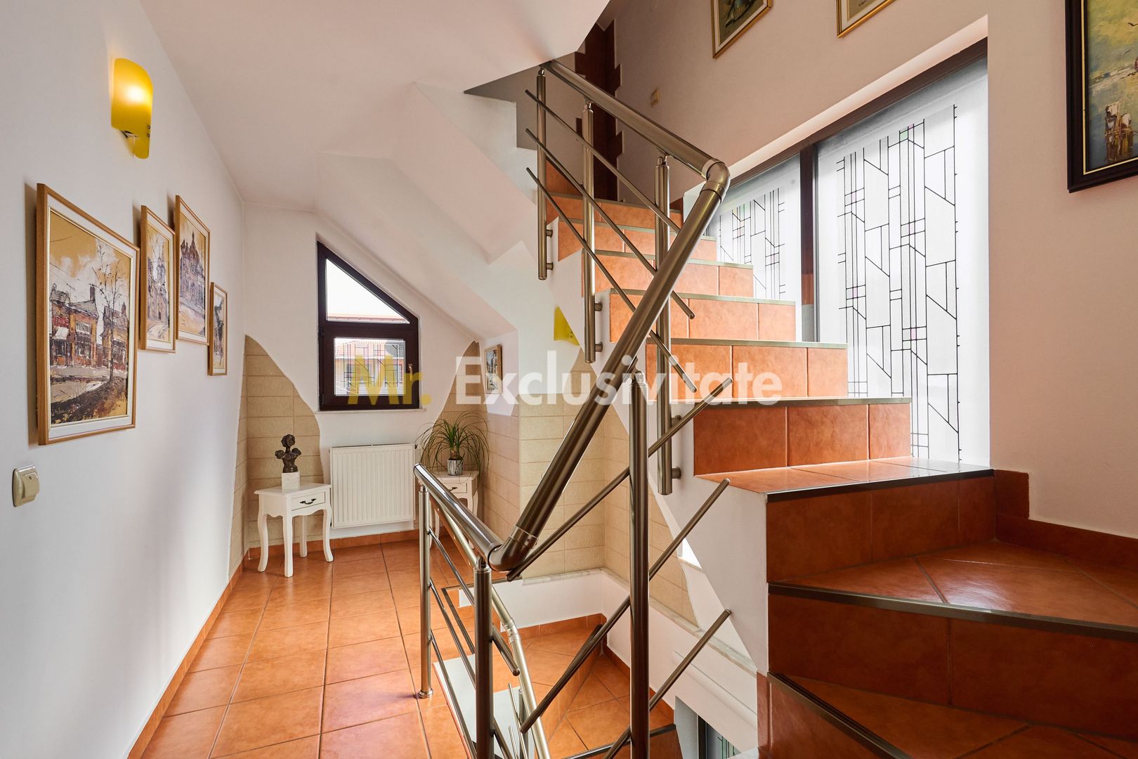 Casa + 305 mp terem curte proprie in zona rezidentiala Gavana - Poză 11