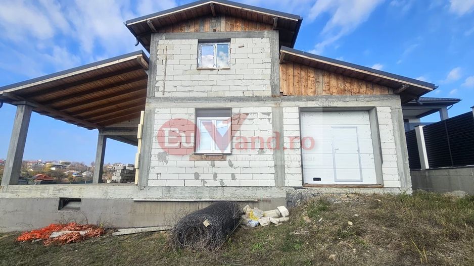 Casa la rosu Bariera Traian, teren 896 mp, COMISION 0% - Poză 2