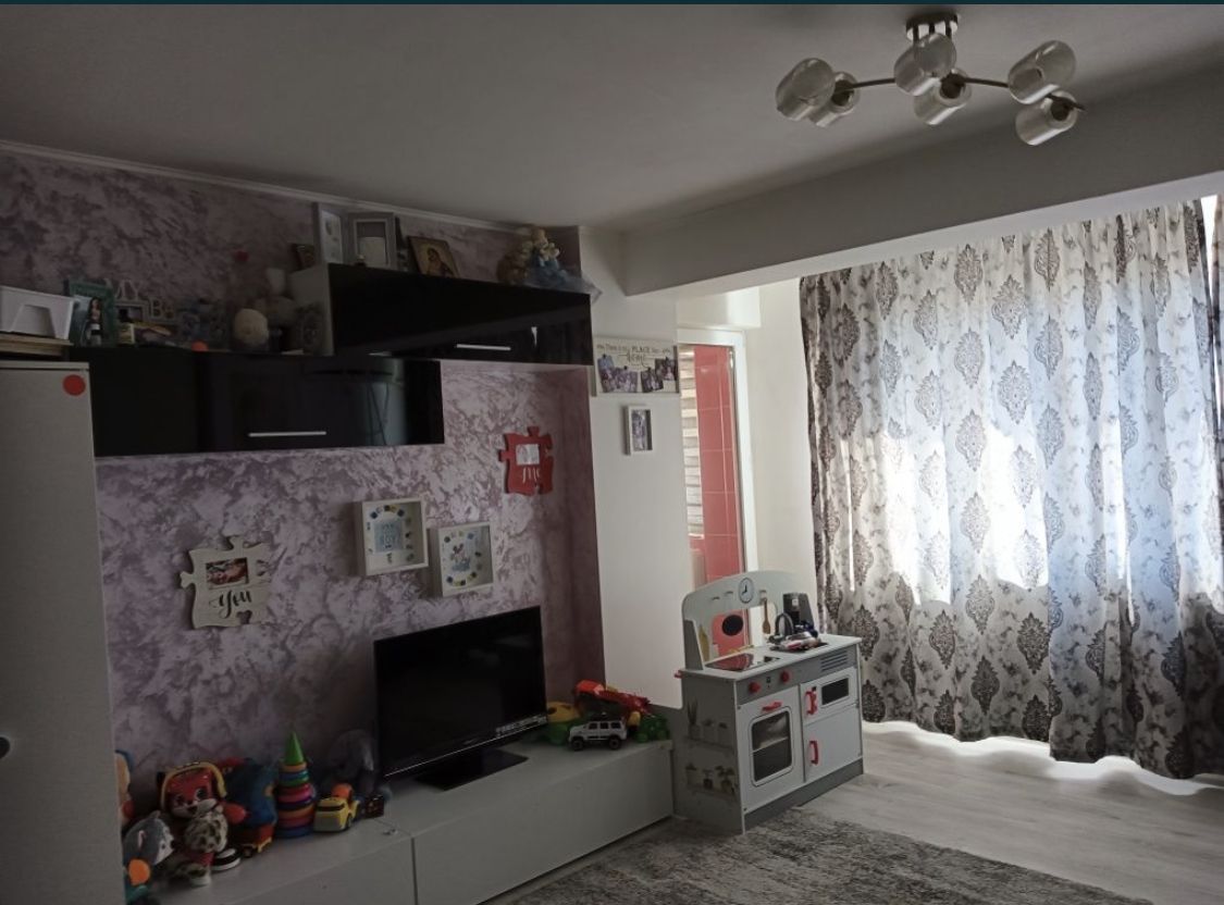 Vand apartament 2 camere decomandat - Poză 7