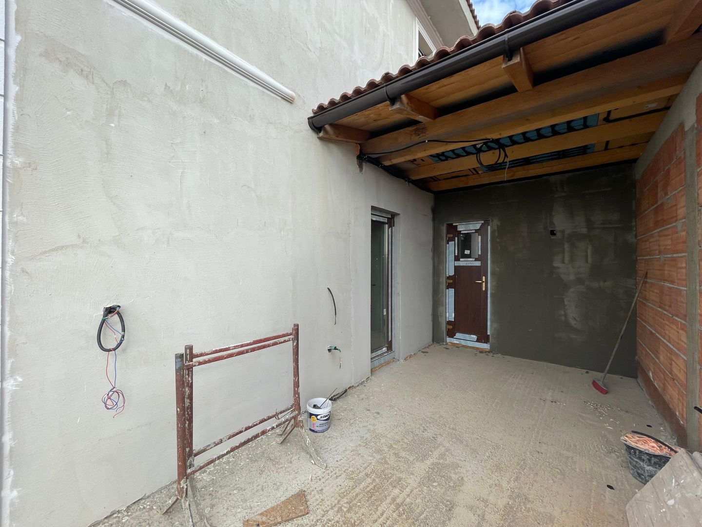 Duplex separat prin garaj si superpozitie - Poză 11