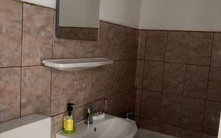 Inchiriez apartament 2 cam semidecomandat - Poză 1
