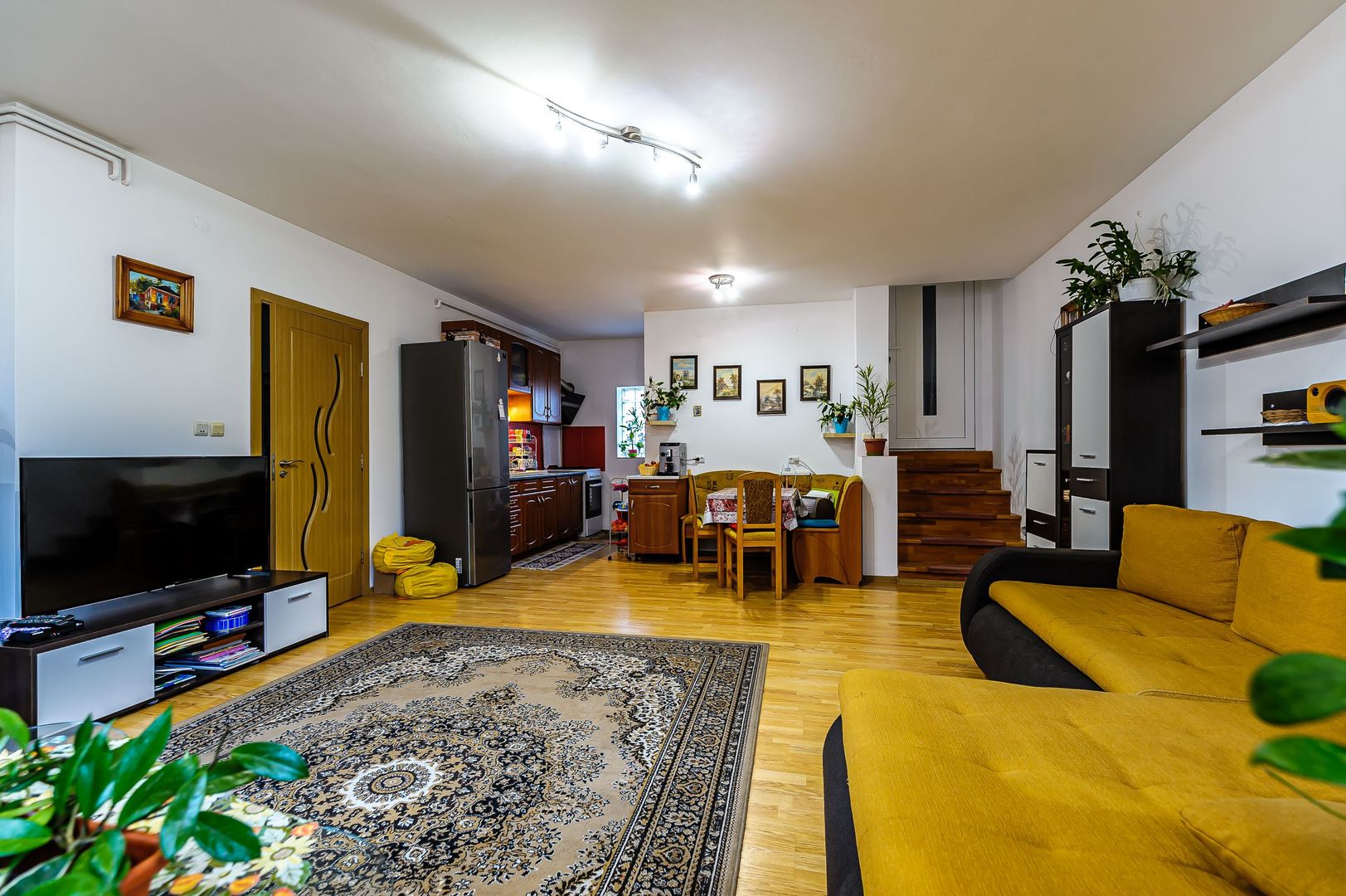 Casă cu teren pe Calea Timișorii - Poză 2