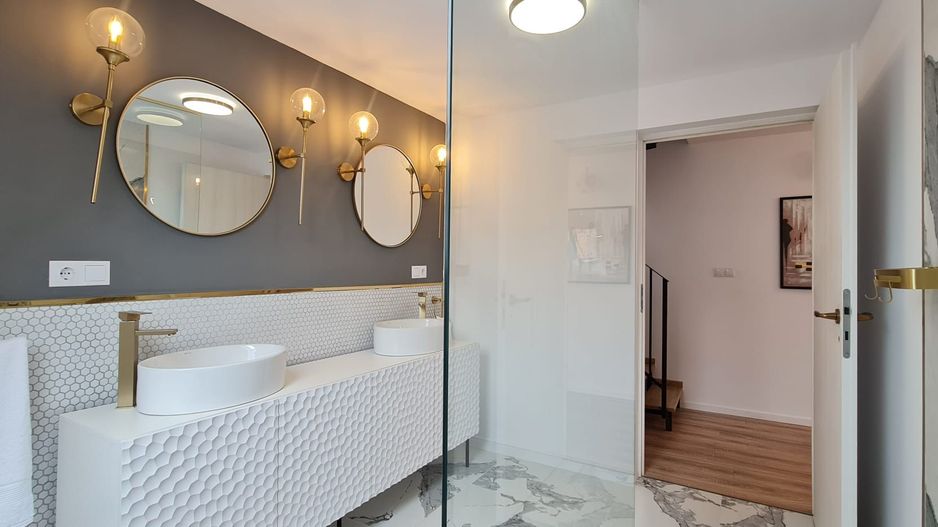 Vila spațioasă și elegantă de vânzare la intrarea în cartierul Turnișo - Poză 23