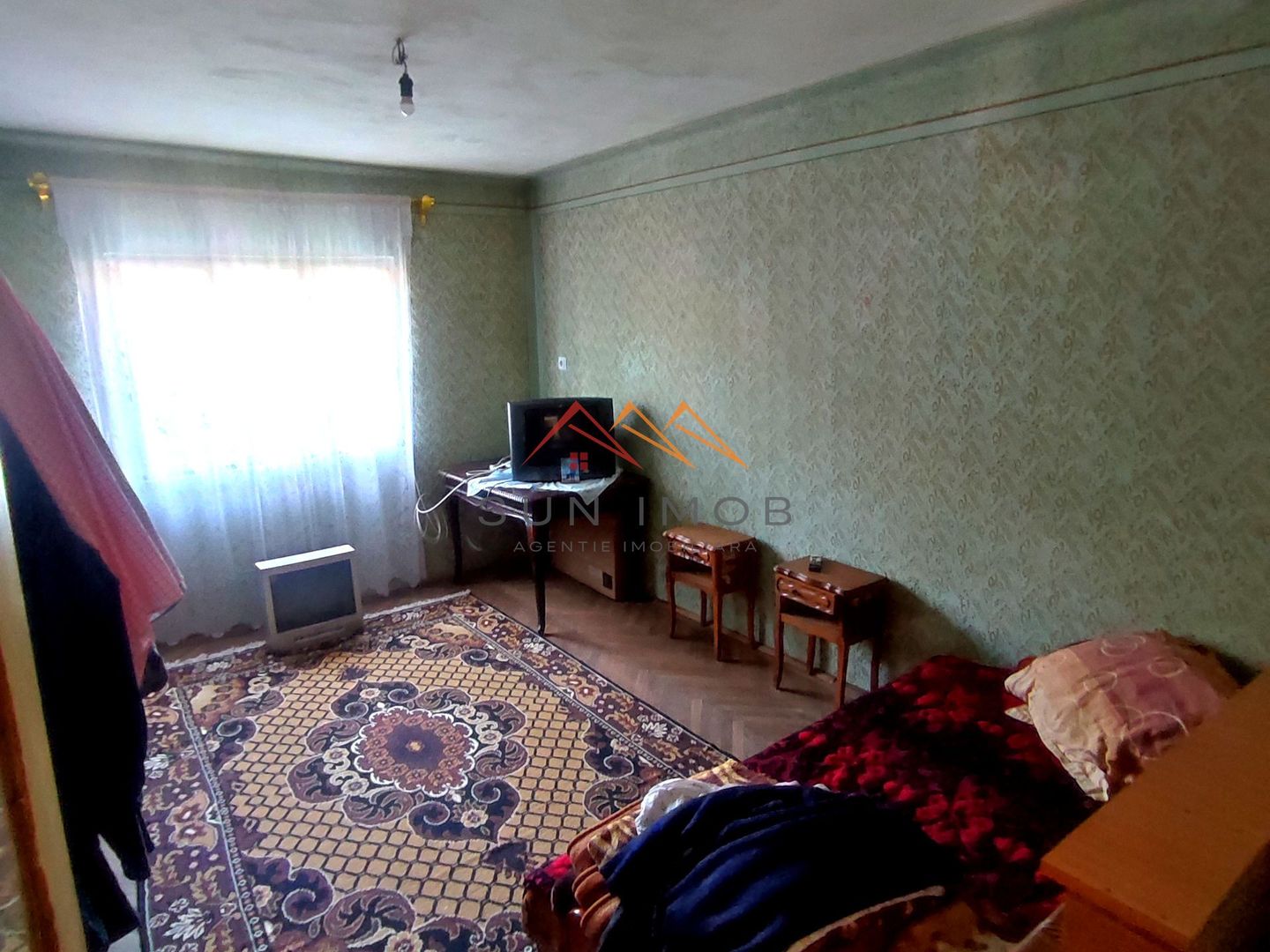 CASĂ DE VÂNZARE | 9 CAMERE | TEREN 1.000 MP | BĂICOI – ZONĂ CENTRALĂ - Poză 6