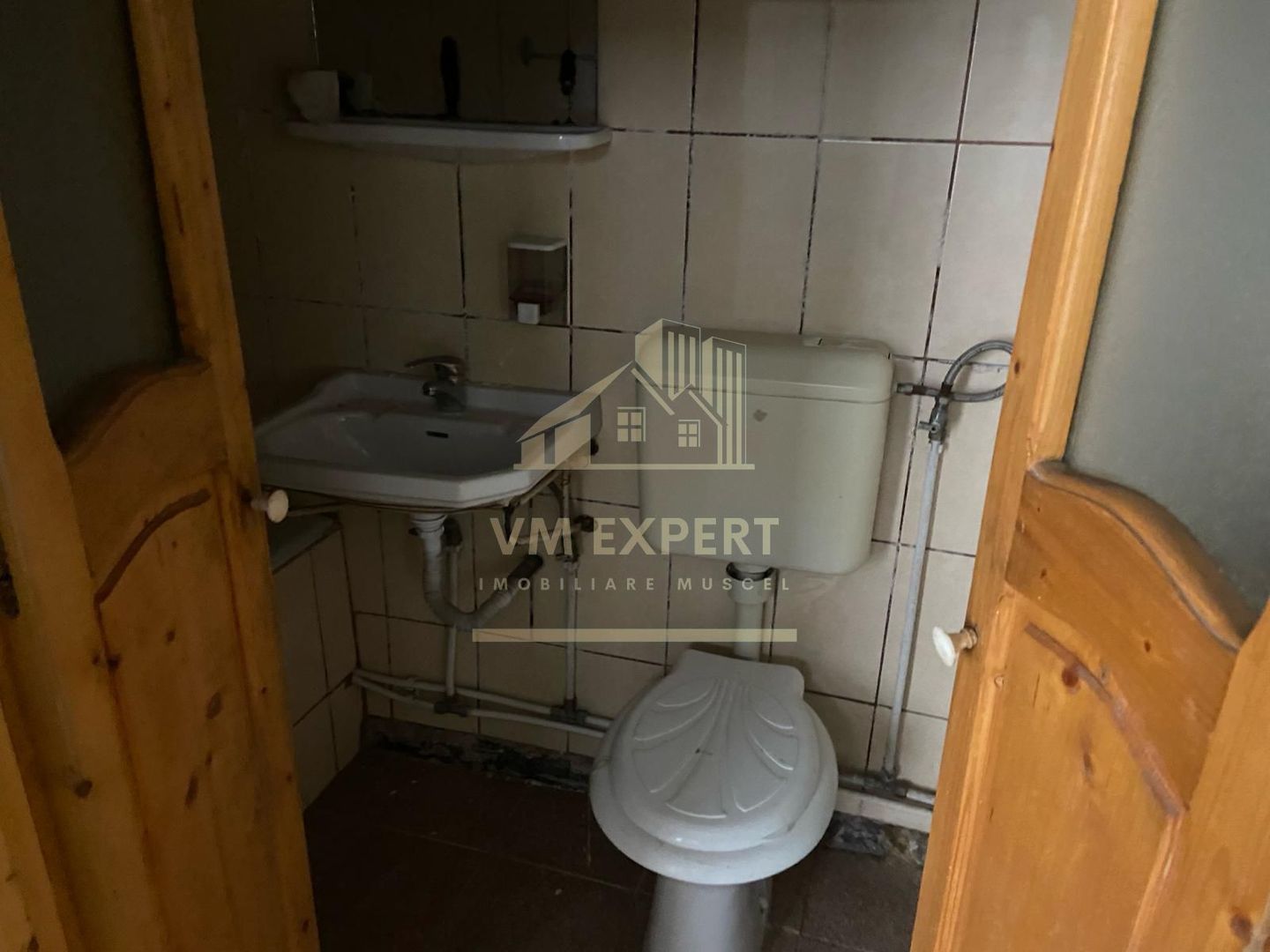 VILA 7 CAMERE, TEREN 337 MP, CENTRU CAMPULUNG - Poză 10