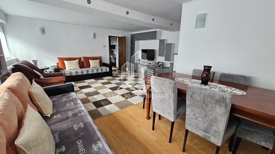 Casa 3 camere, langa Primaria Ovidiu,  teren 527 mp - Poză 1