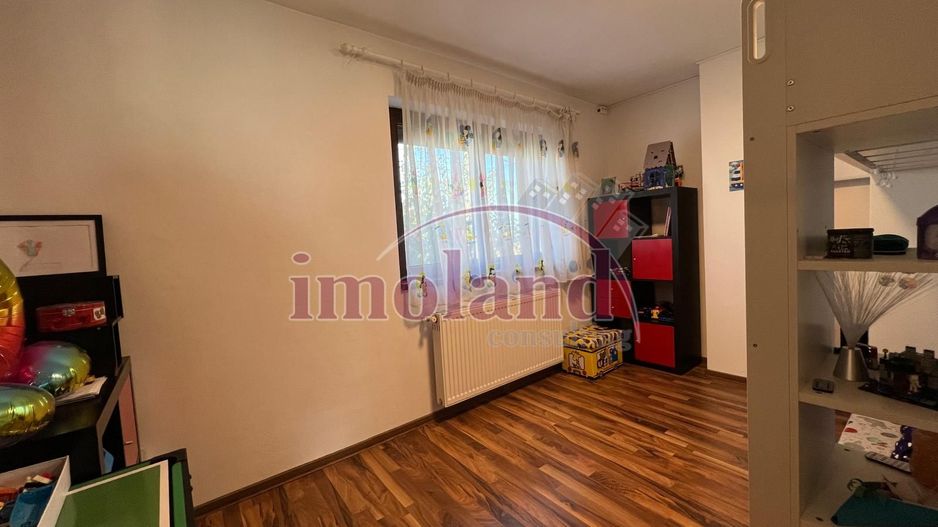 Casa cu garaj si curte - Balotesti - Poză 12