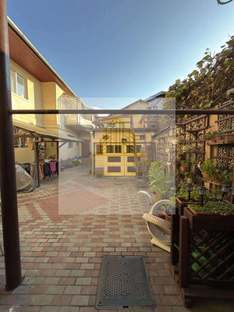 Apartament spatios cu 3 camere - Poză 16