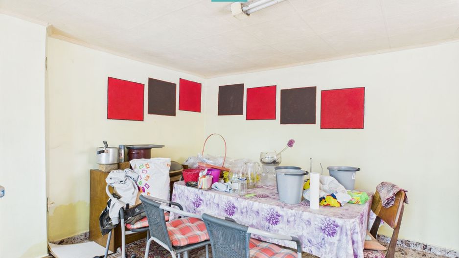 Casă cu 3 camere pentru investiții în Grădiște - Poză 15