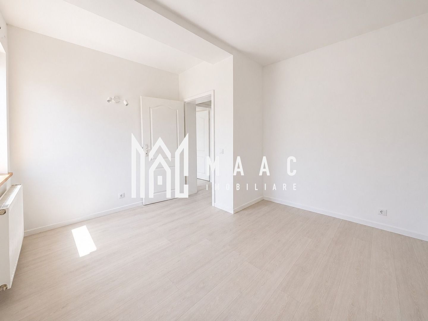 Spatiu comercial/ birouri | Etaj 1 | 80MP | Sub Arini - Poză 8